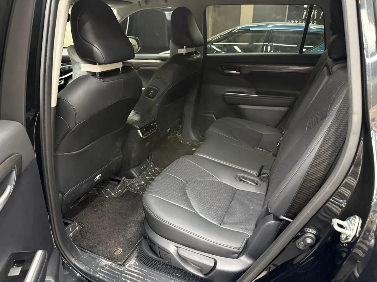Toyota 2026 Highlander Dual Engine 2.5 Stepless Intelligent Electric Hybrid Four-wheel Drive Premium Edition 7-seat Automatic Transmission 3