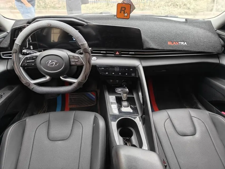 Hyundai 2022 Elantra -3-compartment 1.5 stepless LUX premium automatic gear 3