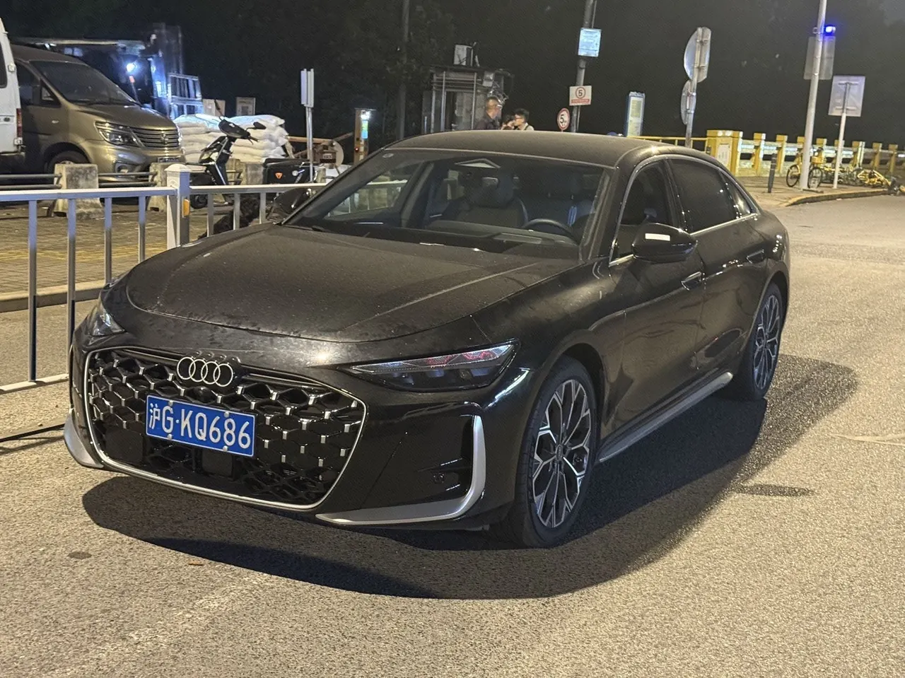 Open image lightbox: Audi 2026 A6L 2.0T Quattro Enjoy Elegant Automatic Gear