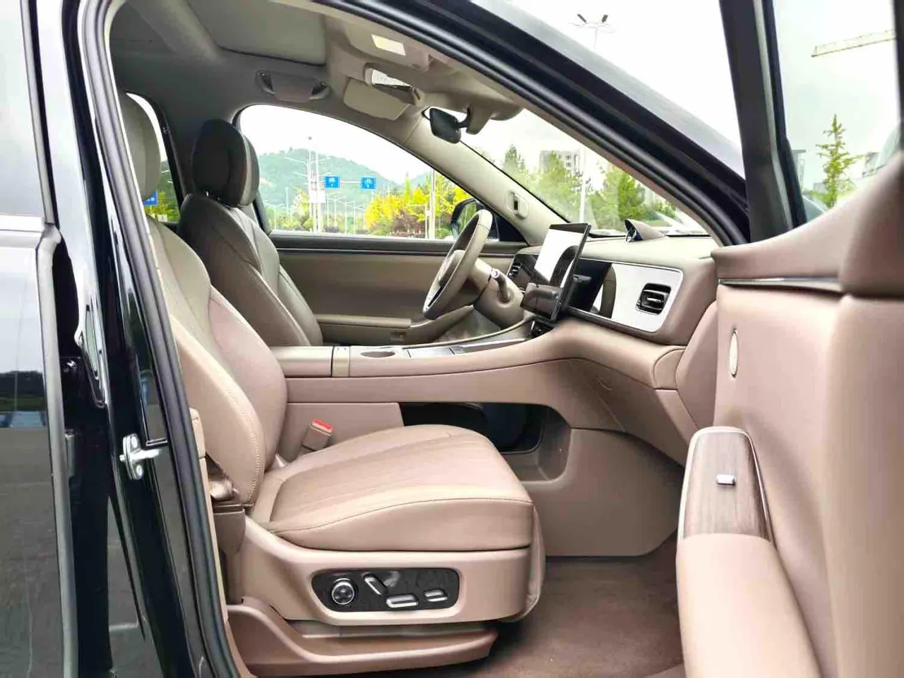 AITO 2026 AITO M7 extended range Ultra 4-wheel drive version 5 (192-line laser Radar) automatic gear 5