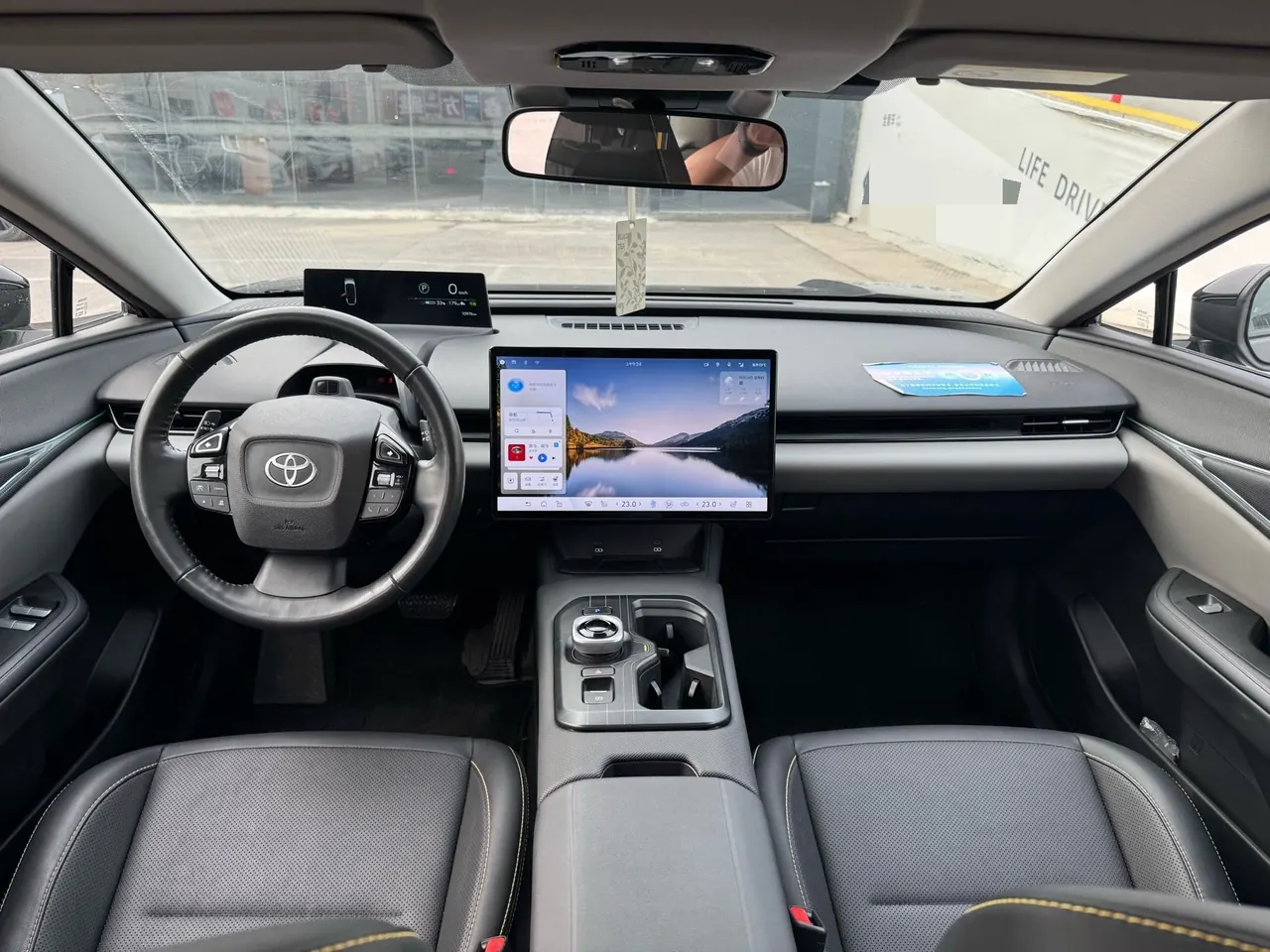 Toyota 2025 bZ 5 550 PRO Zhixing Edition Automatic Gear 2