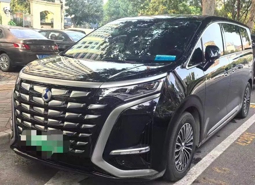打开图片灯箱:Denza 2024 Denza D9 DM-i 1.5T stepless 980 four-wheel drive distinguished automatic gear