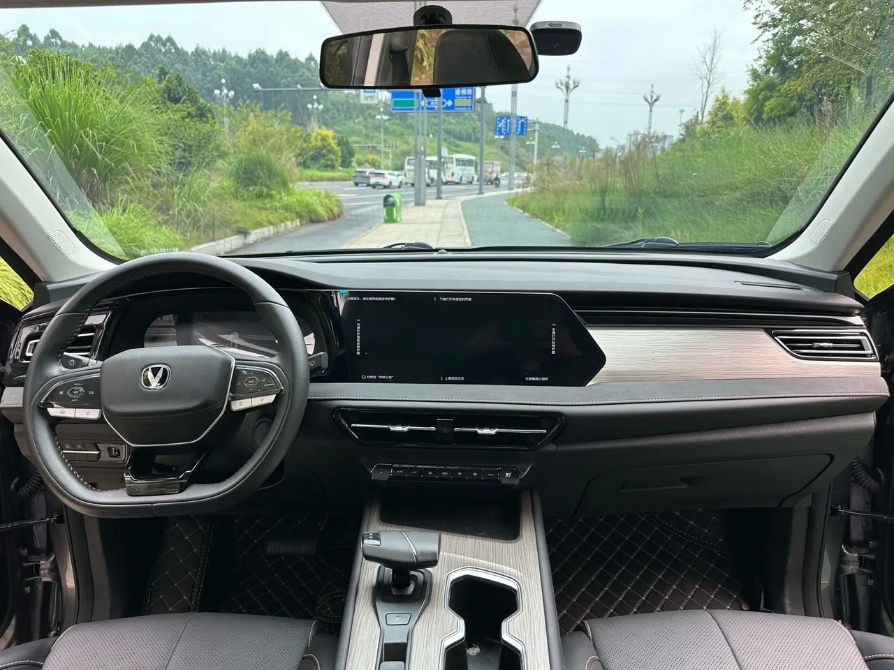 ChangAn 2024 X7 PLUS 1.5T respected 7-seat automatic gear 10