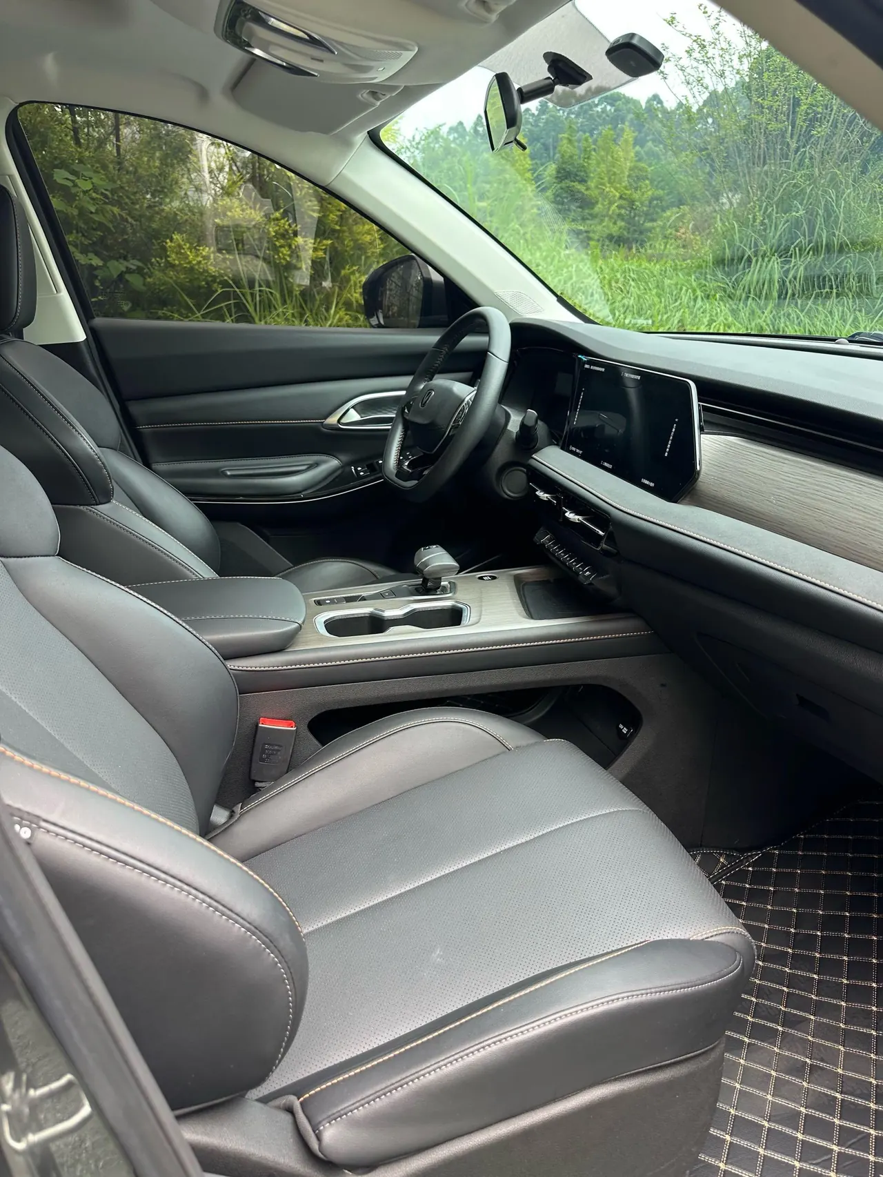 ChangAn 2024 X7 PLUS 1.5T respected 7-seat automatic gear 8