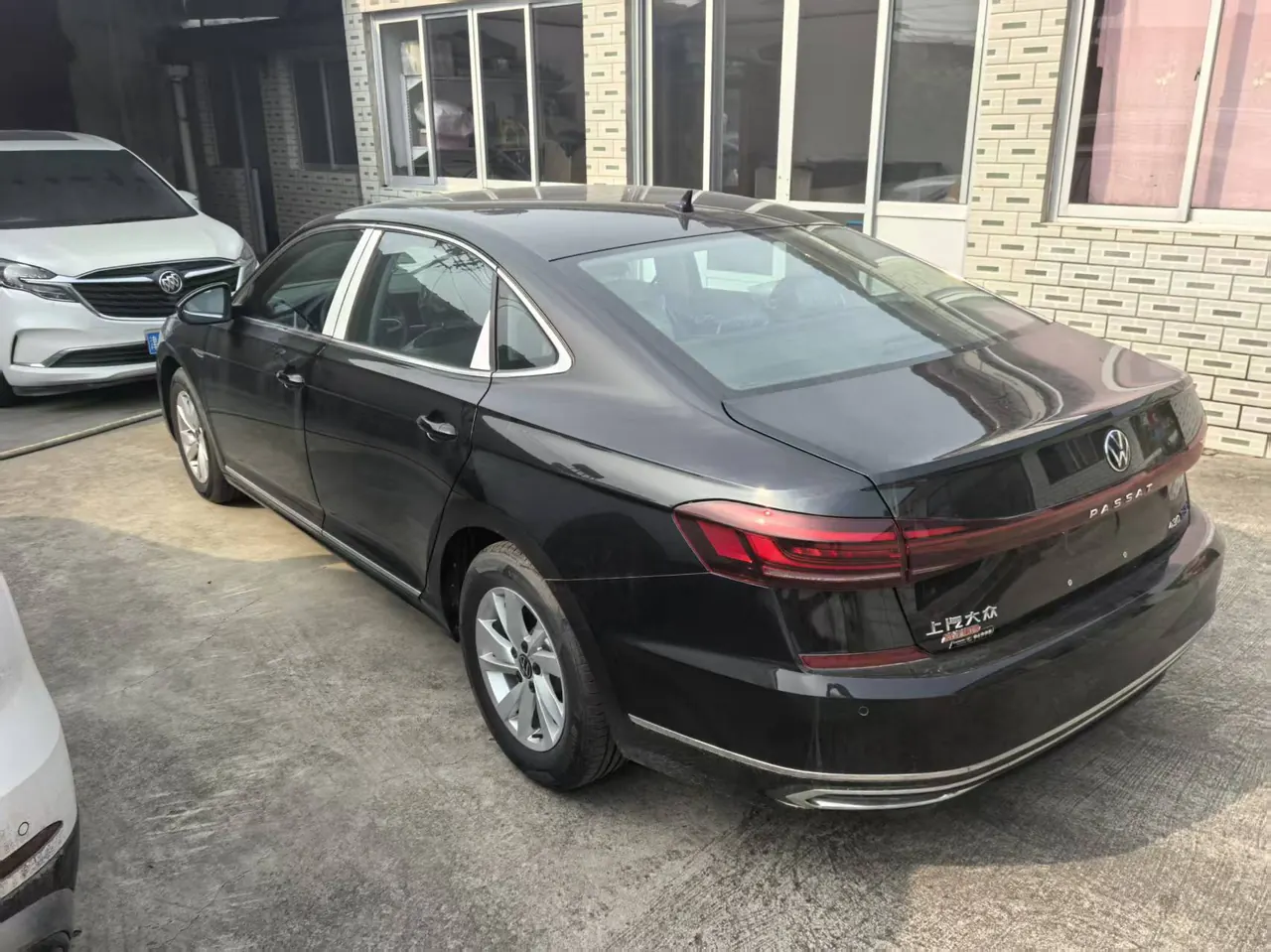 Volkswagen 2025 Passat PHEV 1.4T 430 Business Edition Automatic Gear 3