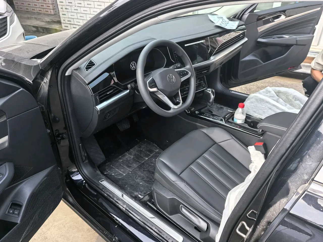 Volkswagen 2025 Passat PHEV 1.4T 430 Business Edition Automatic Gear 5