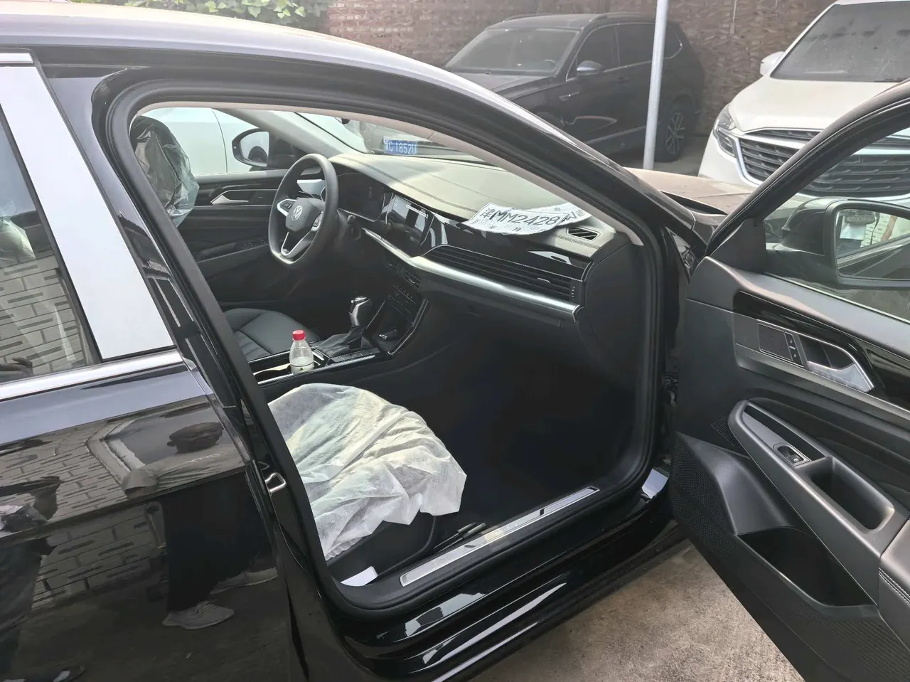 Volkswagen 2025 Passat PHEV 1.4T 430 Business Edition Automatic Gear 6