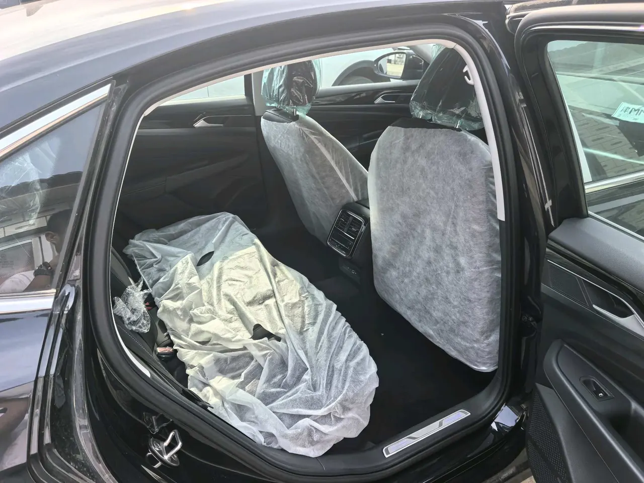 Volkswagen 2025 Passat PHEV 1.4T 430 Business Edition Automatic Gear 7