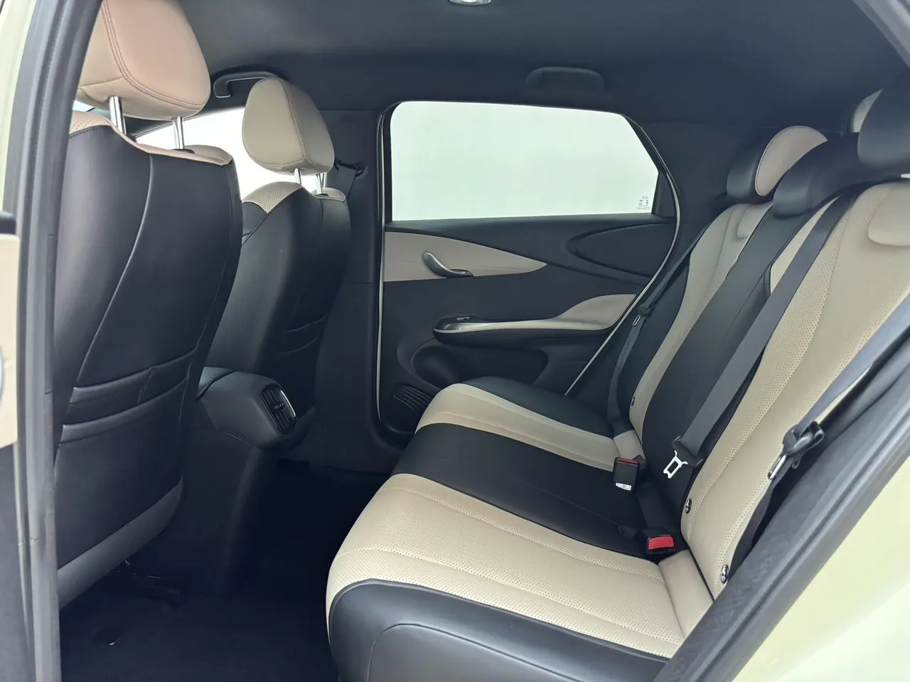BYD 2025 Dolphin Smart Driving 420km Free Automatic 4