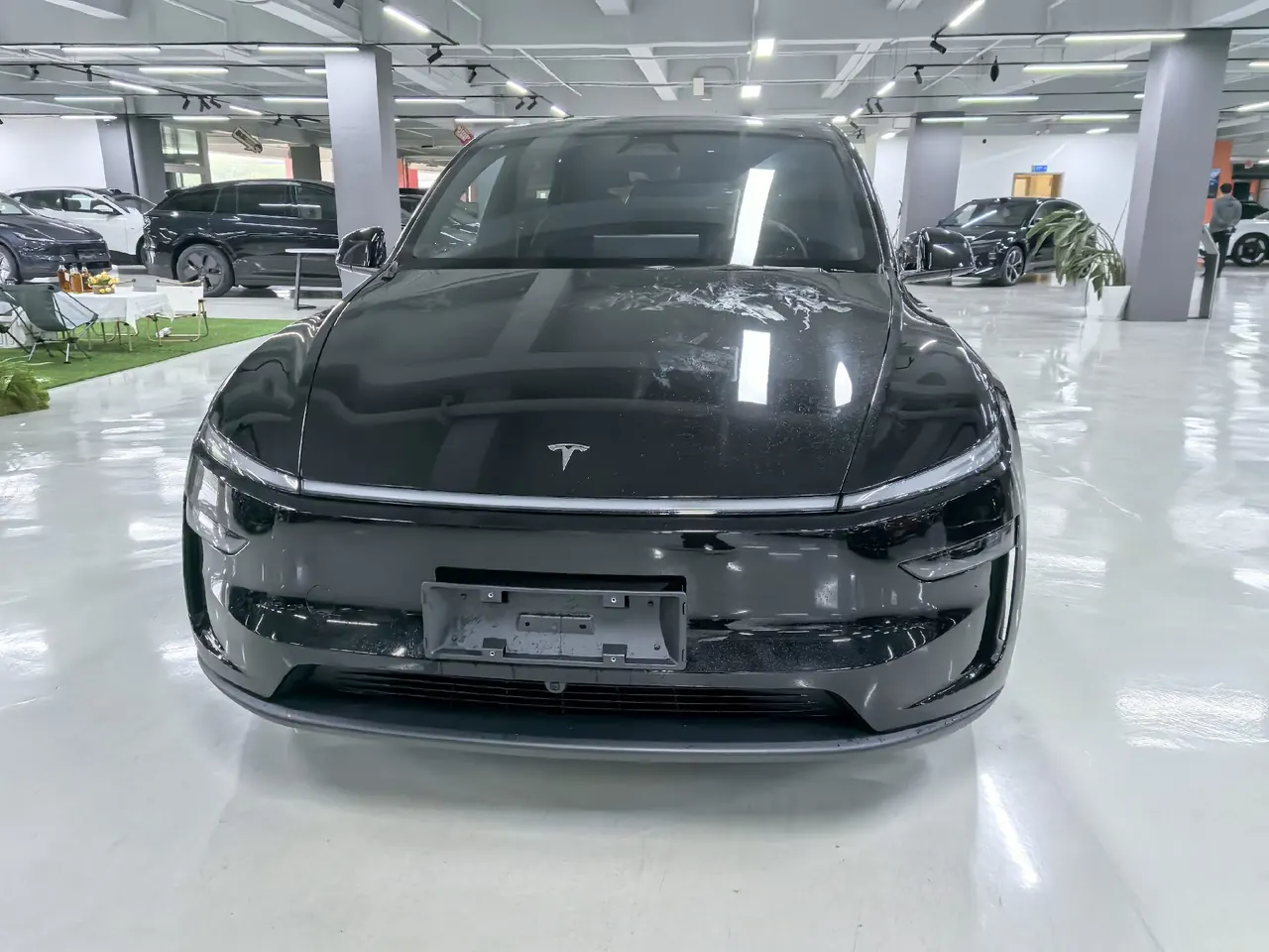 Tesla 2026 Model Y Rear-Wheel-Drive Automatic 2