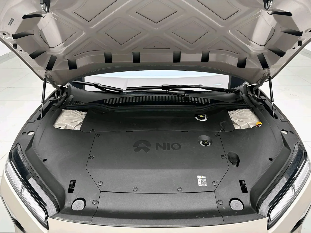 NIO 2024 ET5 75kWh automatic gear 10