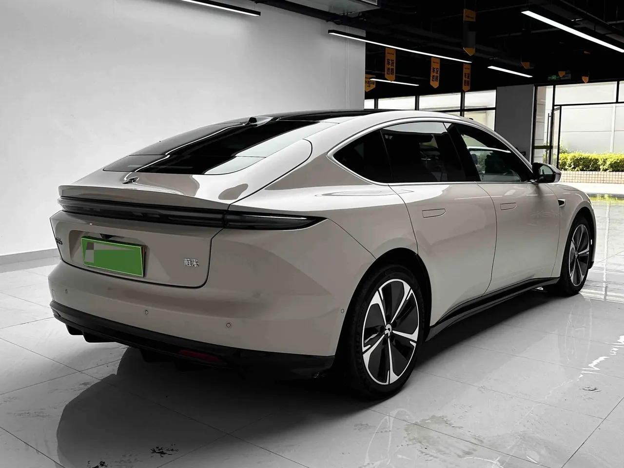 NIO 2024 ET5 75kWh automatic gear 6