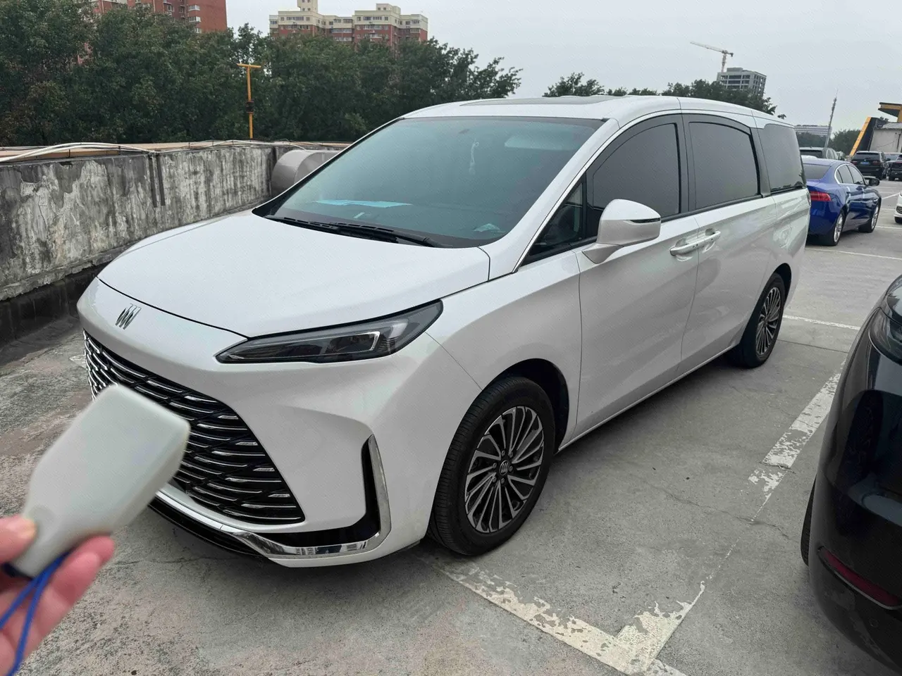 Открыть галерею: Buick 2025 GL8 Lu Shang 1.5T First Edition 7-seat Automatic Gear