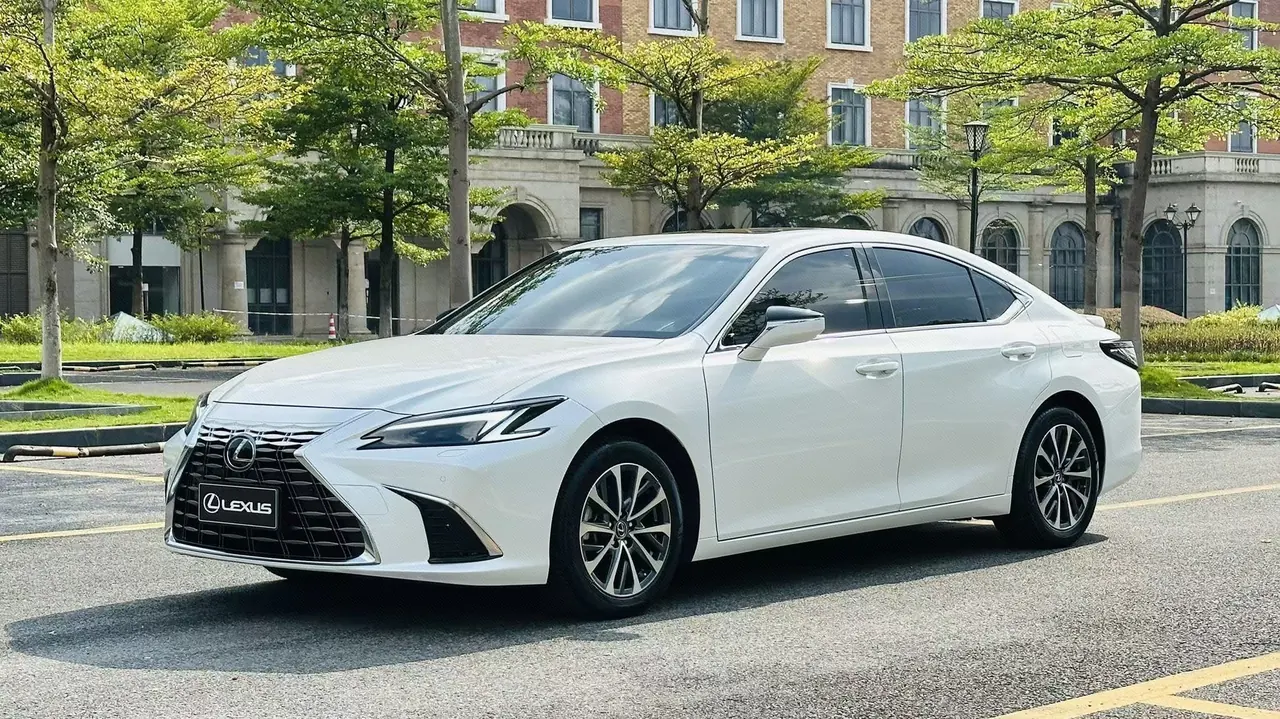 Open image lightbox: Lexus ES (Imported) 2025 ES300h 2.5 Stepless Premium Edition Automatic Gear