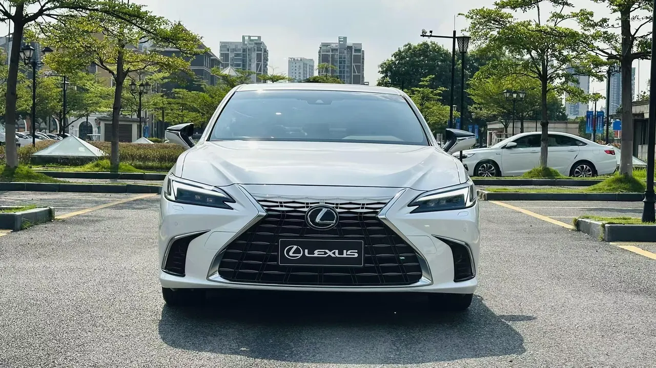 Lexus ES (Imported) 2025 ES300h 2.5 Stepless Premium Edition Automatic Gear 3