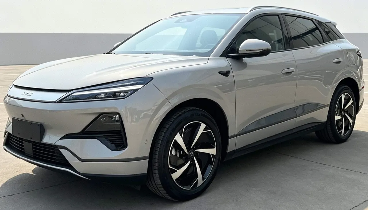 Открыть галерею: BYD 2025 Sea Lion 06 DM-i 1.5 Stepless 205 Pilot Pro Edition Automatic Gear