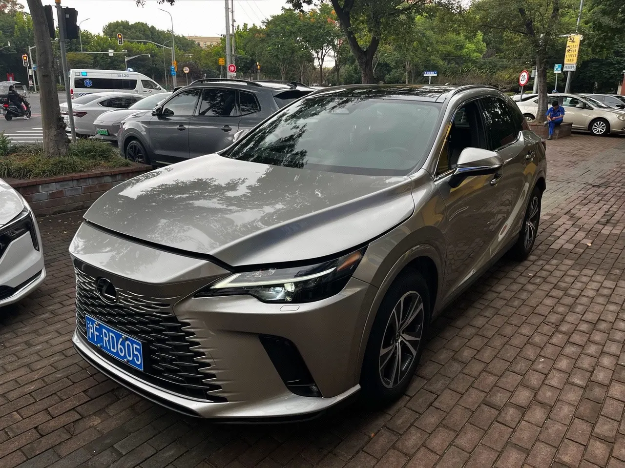 Открыть галерею: Lexus RX (Imported) 2025 RX350h 2.5 Stepless Two-Drive Comfortable Edition Automatic Gear