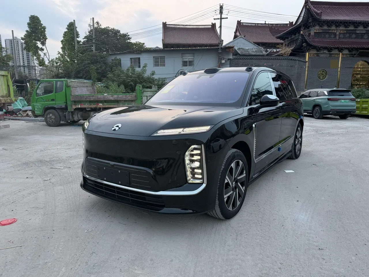 Open image lightbox: NIO 2026 ES 9 102kWh Executive Island Deluxe Automatic Gear