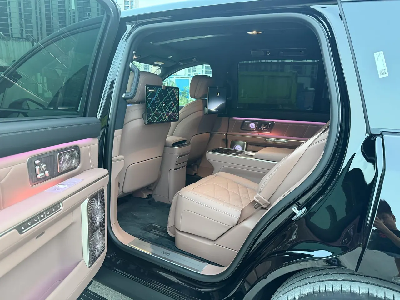 NIO 2026 ES 9 102kWh Executive Island Deluxe Automatic Gear 5