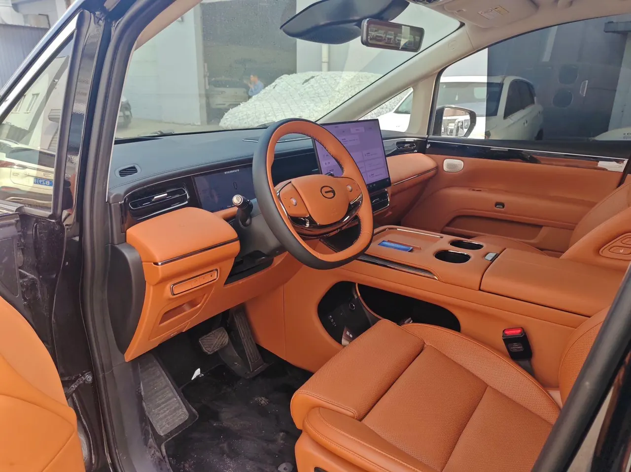 Chuanqi 2026 yearning for M8 PHEV L 1.5T four-wheel drive Ultra automatic gear 3