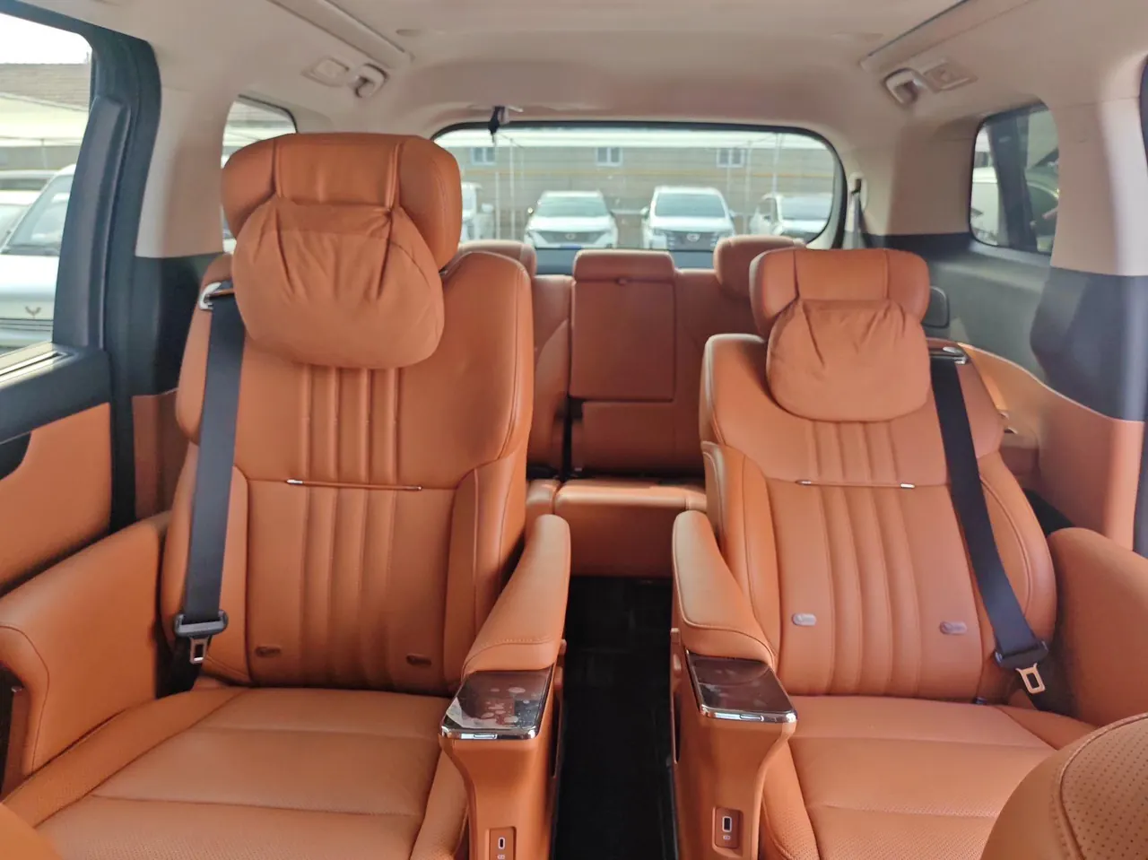 Chuanqi 2026 yearning for M8 PHEV L 1.5T four-wheel drive Ultra automatic gear 4