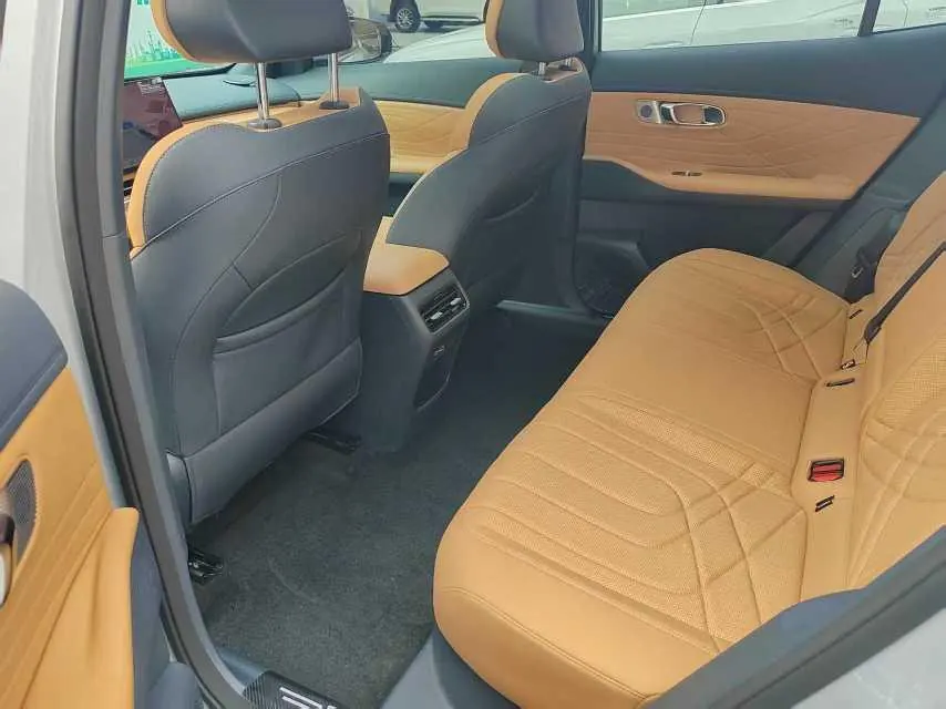 Geely Galaxy 2025 Starship 7 EM-i 1.5 120km Sailing Edition Automatic Gear 3