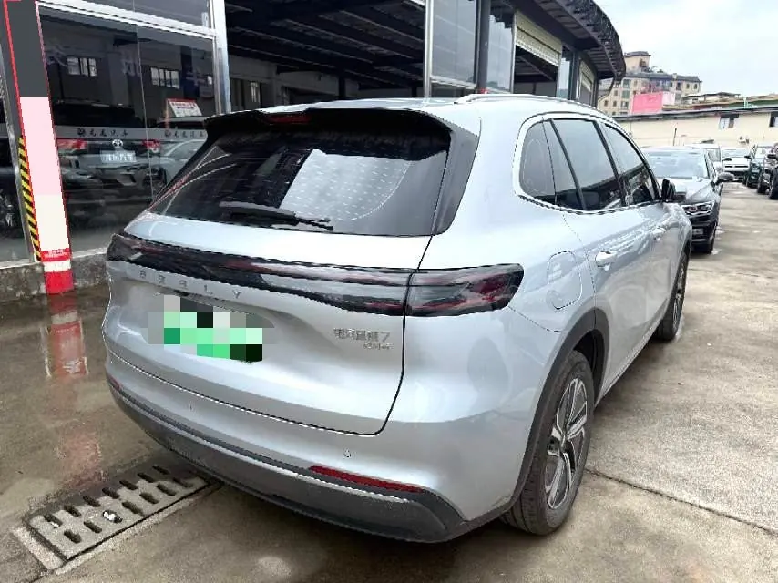Geely Galaxy 2025 Starship 7 EM-i 1.5 120km Sailing Edition Automatic Gear 7
