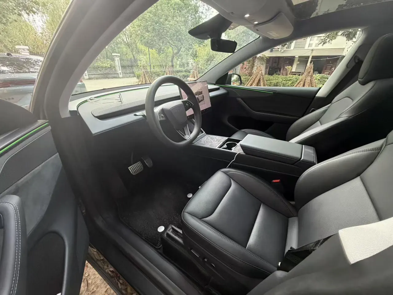 Tesla 2025 Model Y long endurance all-wheel drive version (modified) automatic gear 2