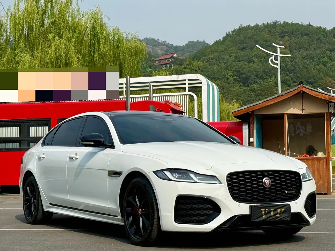 Jaguar 2022 XFL 2.0T P 12500.00g Drive Enjoy Deluxe Edition Automatic Gear 3