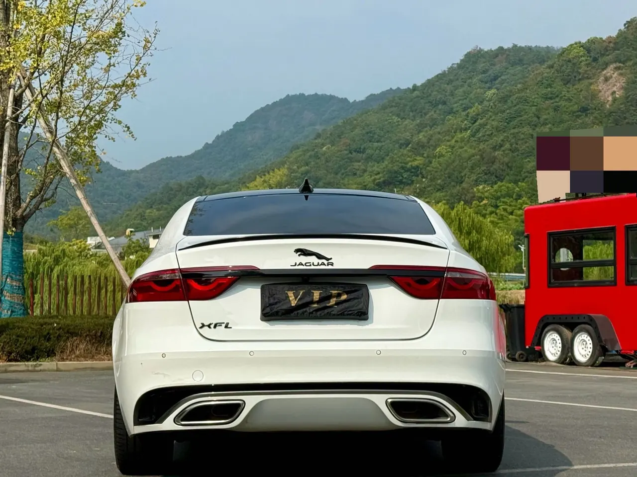 Jaguar 2022 XFL 2.0T P 12500.00g Drive Enjoy Deluxe Edition Automatic Gear 5