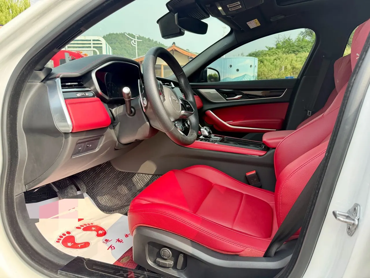 Jaguar 2022 XFL 2.0T P 12500.00g Drive Enjoy Deluxe Edition Automatic Gear 8