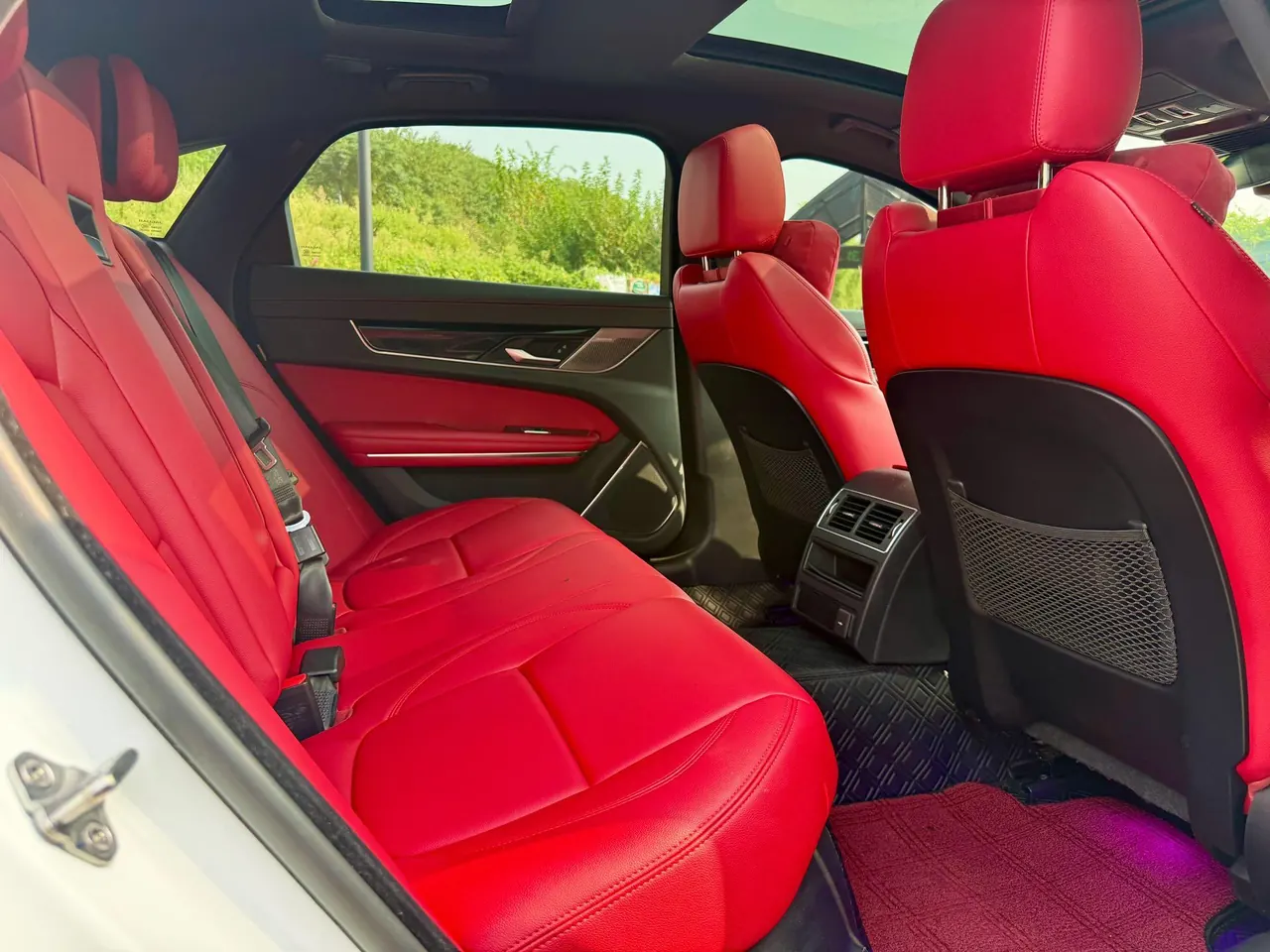 Jaguar 2022 XFL 2.0T P 12500.00g Drive Enjoy Deluxe Edition Automatic Gear 9
