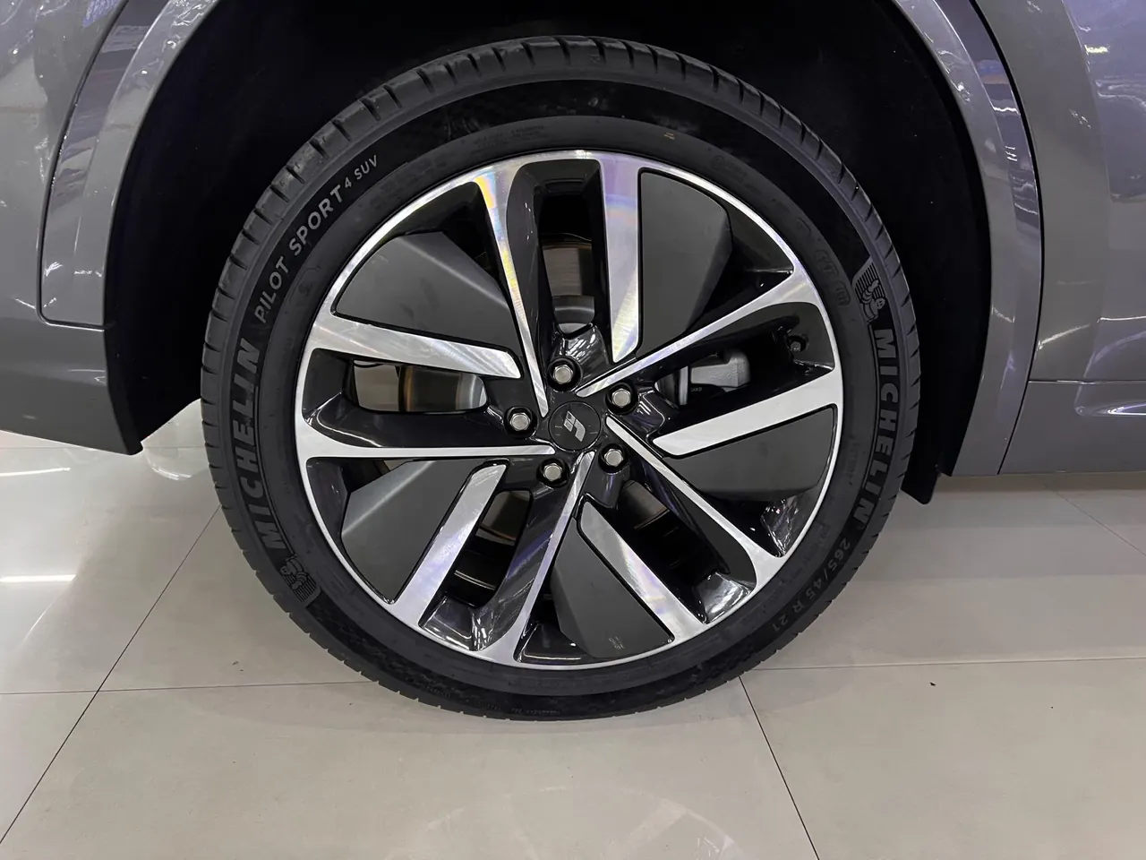 Li 2023 L8 Pro automatic gear 5