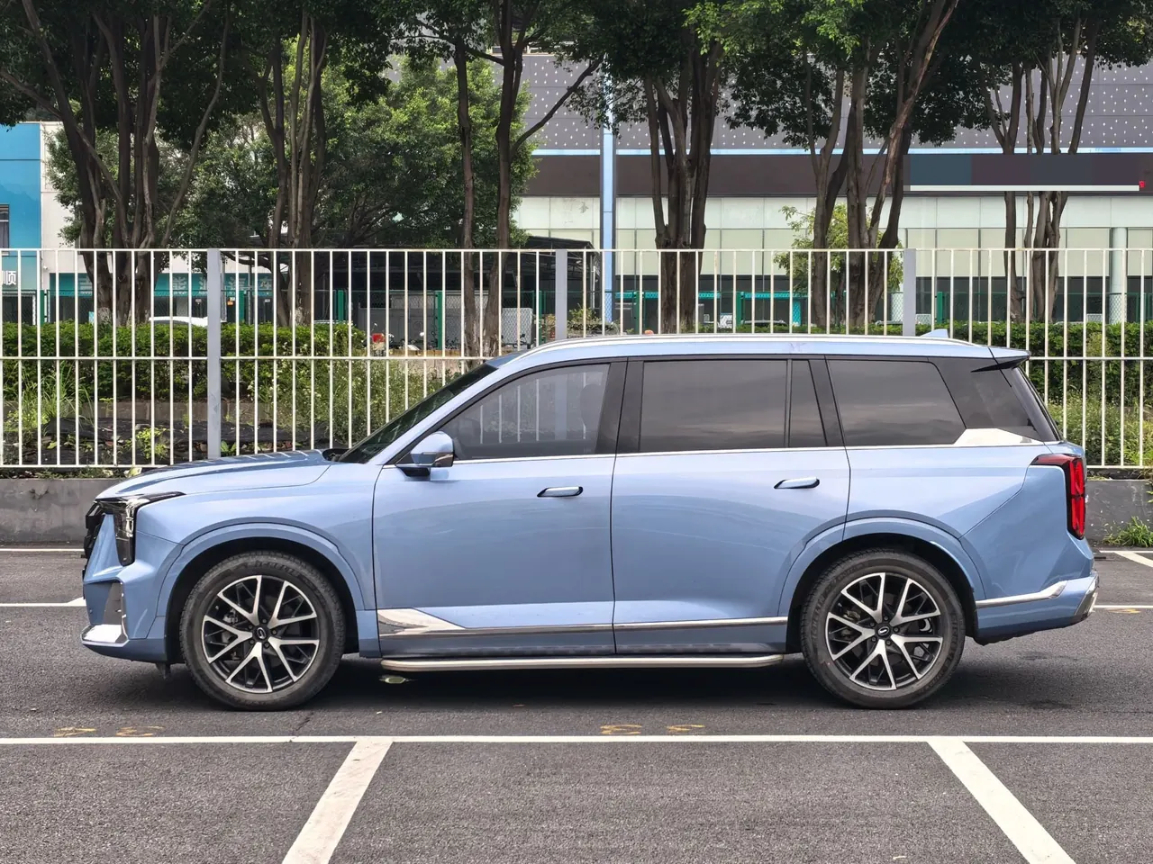 Chuanqi 2022 GS8 Hybrid 2.0TM Stepless Two-Drive Premium Edition Seven-seat Automatic Gear 2