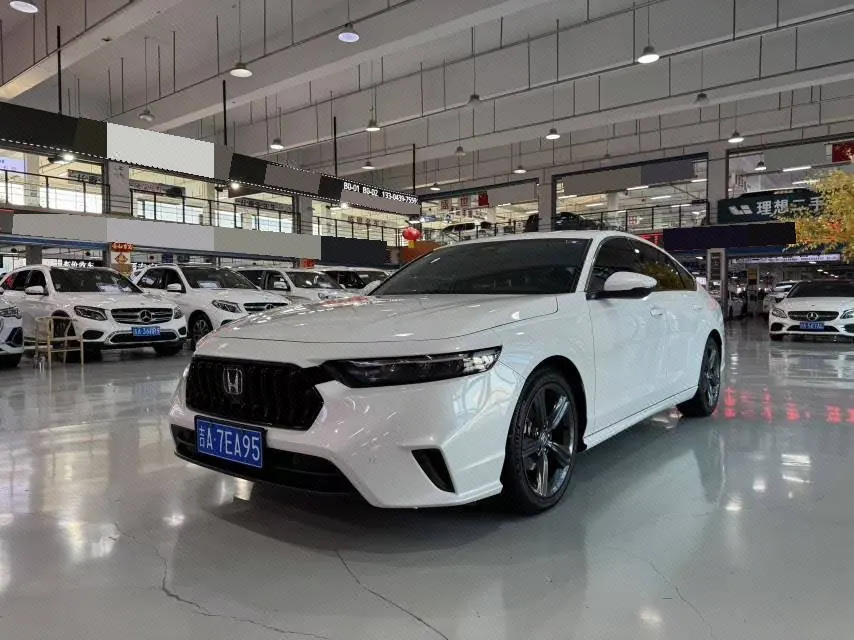 Открыть галерею: Honda 2025 INSPIRE (Yingshi Pai) 1.5T Stepless 260TURBO Elite Automatic Gear