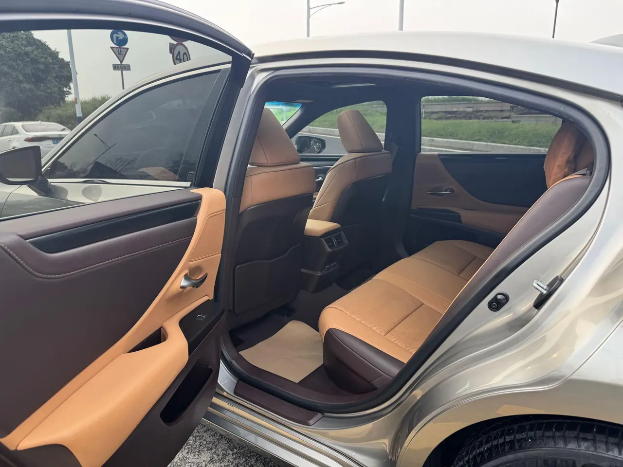 Lexus ES (Imported) 2020 ES300h 2.5 Stepless Excellence Edition Automatic Gear 13