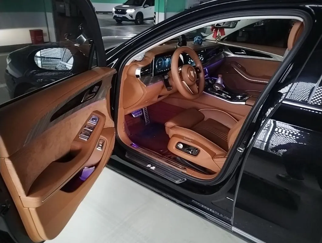 HongQi 2020 H9 48V 2.0T Zhilian Qi Chang Edition Automatic Gear 4
