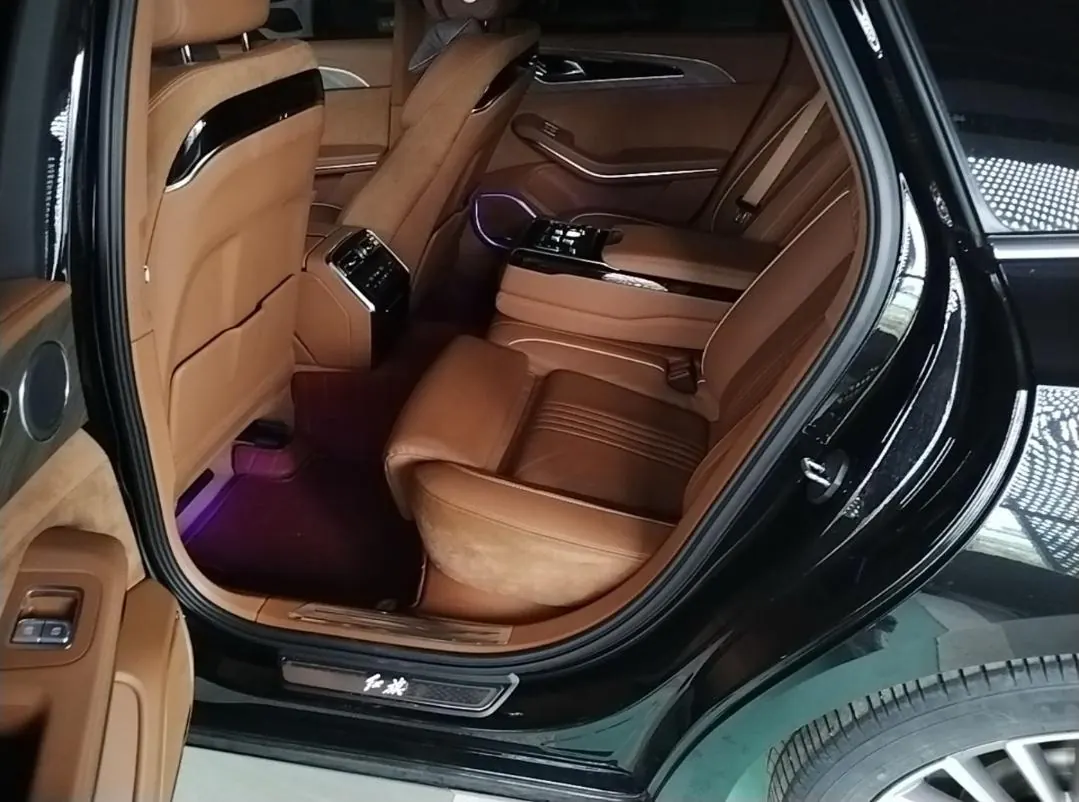 HongQi 2020 H9 48V 2.0T Zhilian Qi Chang Edition Automatic Gear 5