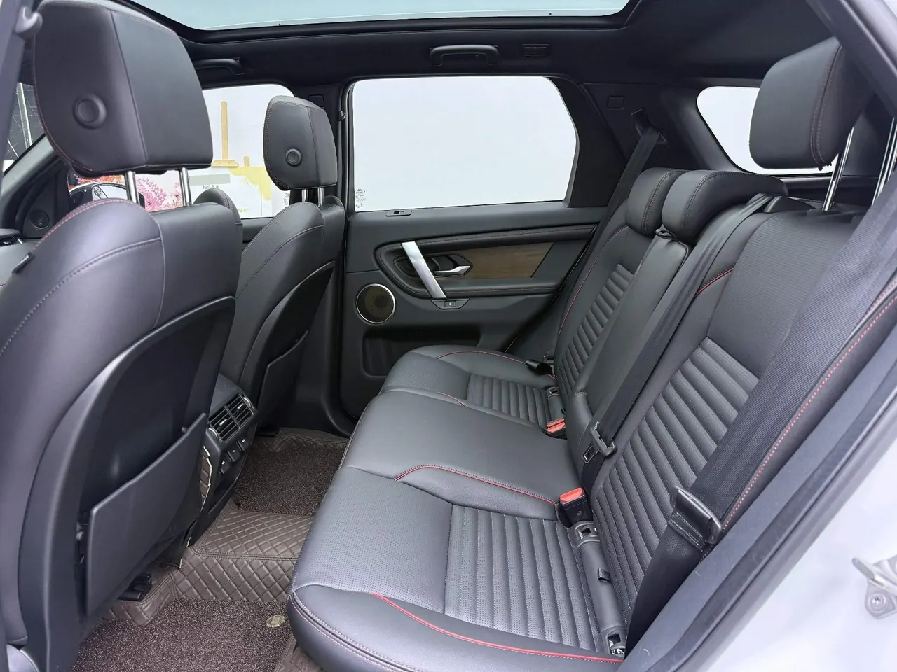 Land Rover 2022 found sports version 48V 2.0T 249PS R-Dynamic S performance version (modified) automatic gear 3
