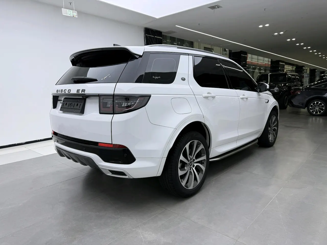 Land Rover 2022 found sports version 48V 2.0T 249PS R-Dynamic S performance version (modified) automatic gear 5
