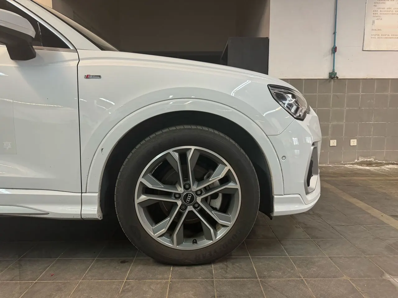 Audi 2023 Q3 2.0TFSI 40TFSI Fashion Dynamic (Modified) Automatic Gear 5