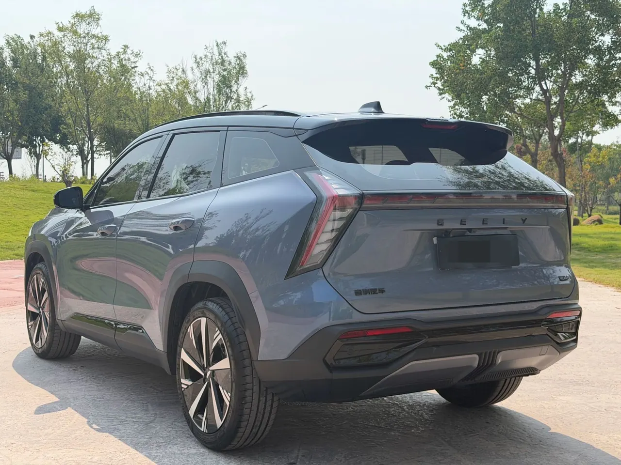 Geely 2023 Boyue L 1.5TD Honorable Automatic Transmission 4
