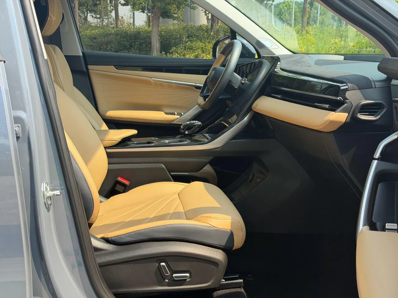 Geely 2023 Boyue L 1.5TD Honorable Automatic Transmission 9