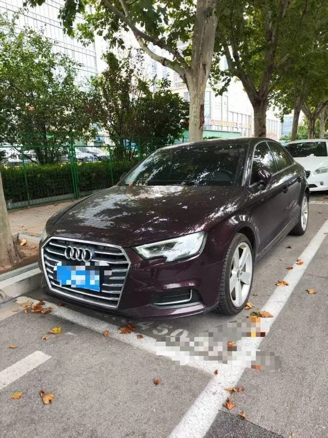 Открыть галерею: Audi 2020 A3 Limousine 1.4TFSI 35TFSI Fashion Automatic Gear