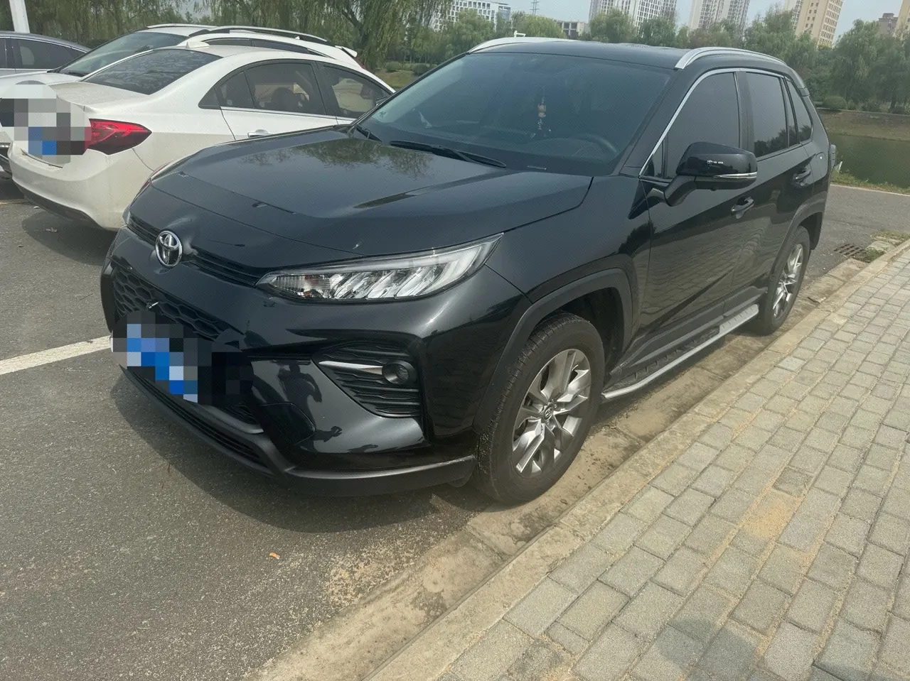 Open image lightbox: Toyota 2023 Wilanda 2.0 Stepless Two-Drive Leading Edition Automatic Gear