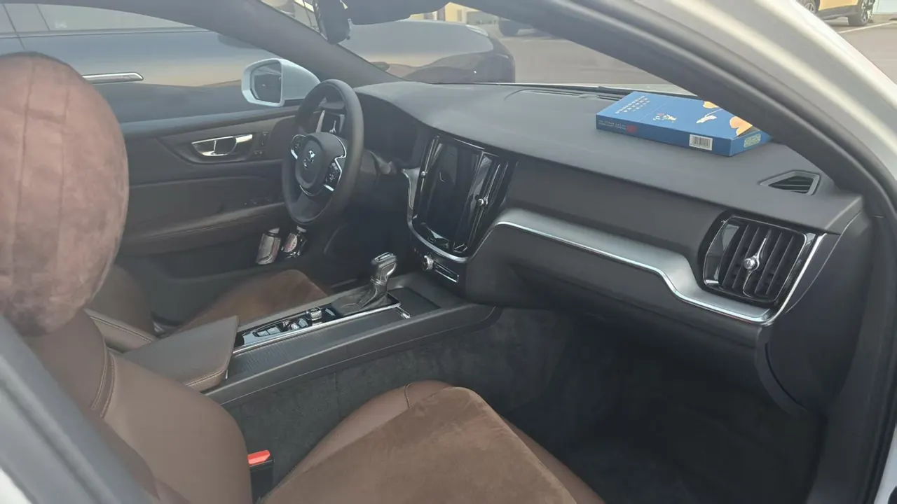 Volvo 2021 S60 2.0T T4 Zhiyuan Deluxe Edition Automatic Gear 7