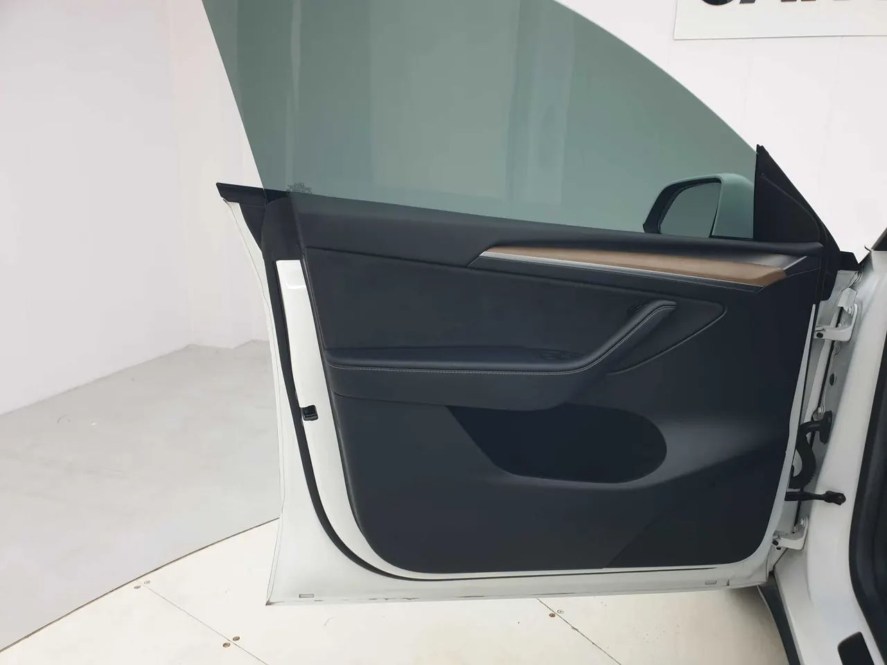 Tesla 2022 Model Y rear-wheel drive version (facelift) automatic gear 11