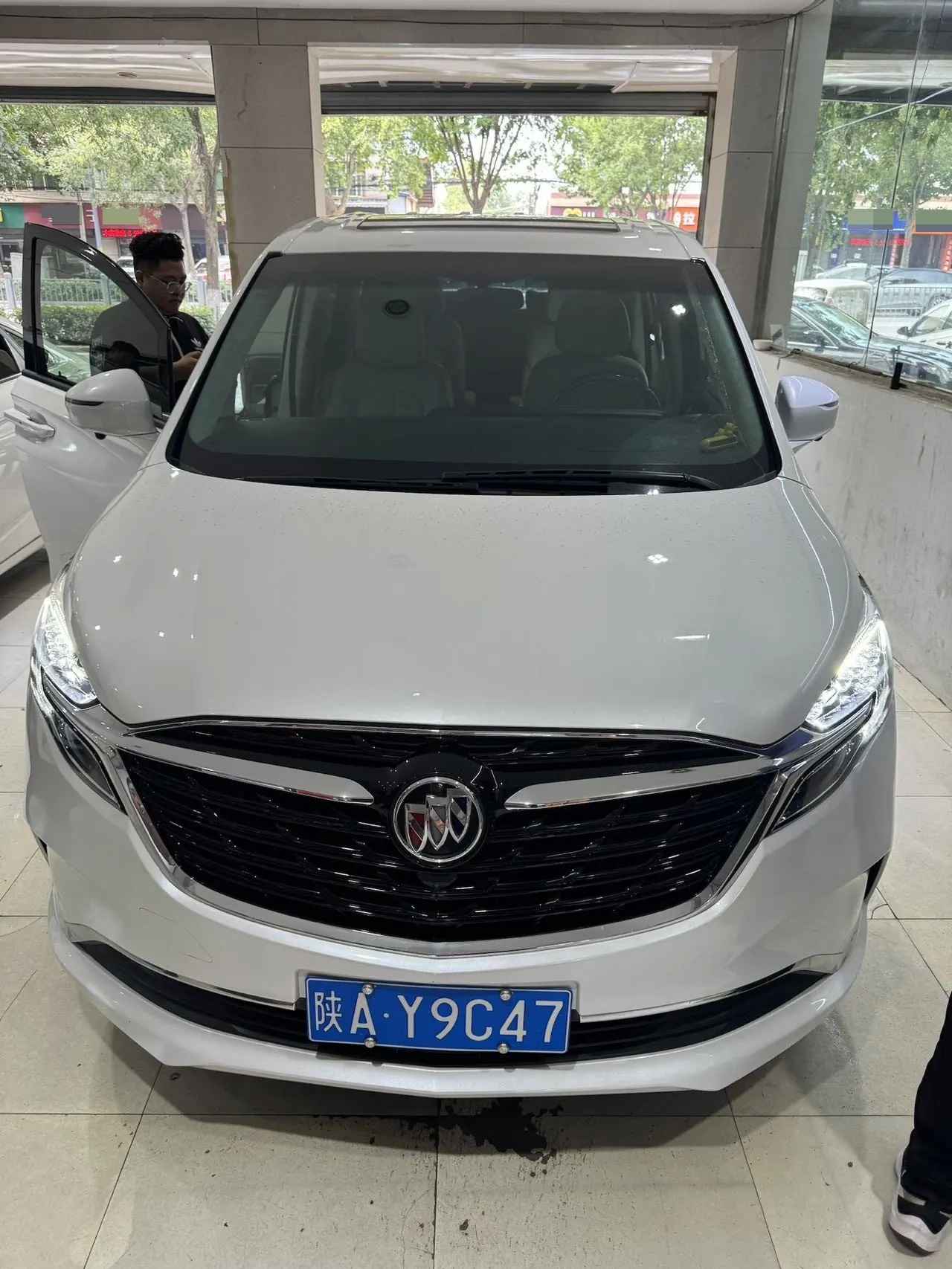 Buick 2020 GL8 ES Lu Zun 2.0T 653T Comfortable Automatic Gear 2