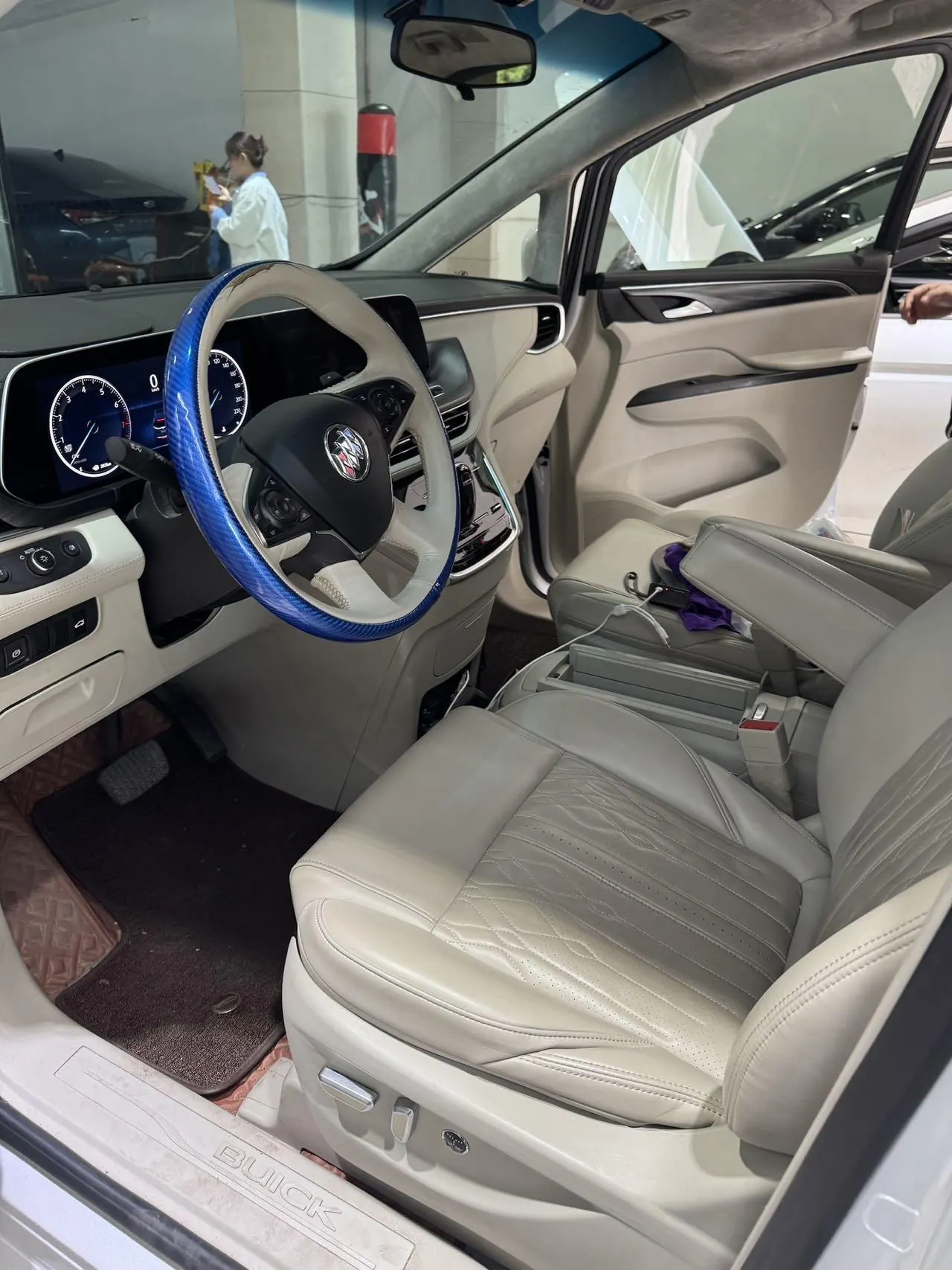 Buick 2020 GL8 ES Lu Zun 2.0T 653T Comfortable Automatic Gear 3