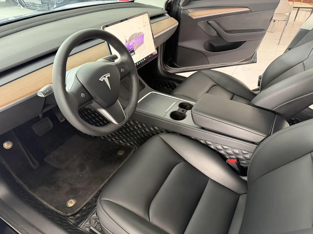 Tesla 2022 Model 3 rear-wheel drive version of automatic transmission 4